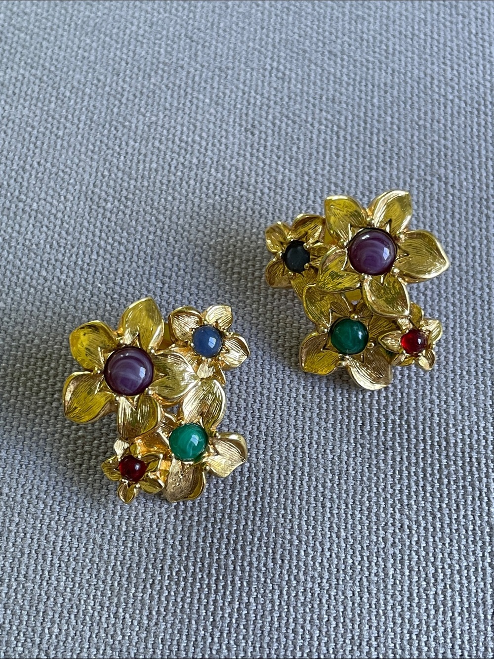Avon Lucite Flower Earrings